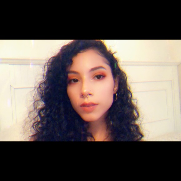 Meet your Posher, Melissa - Picture 1 of 1